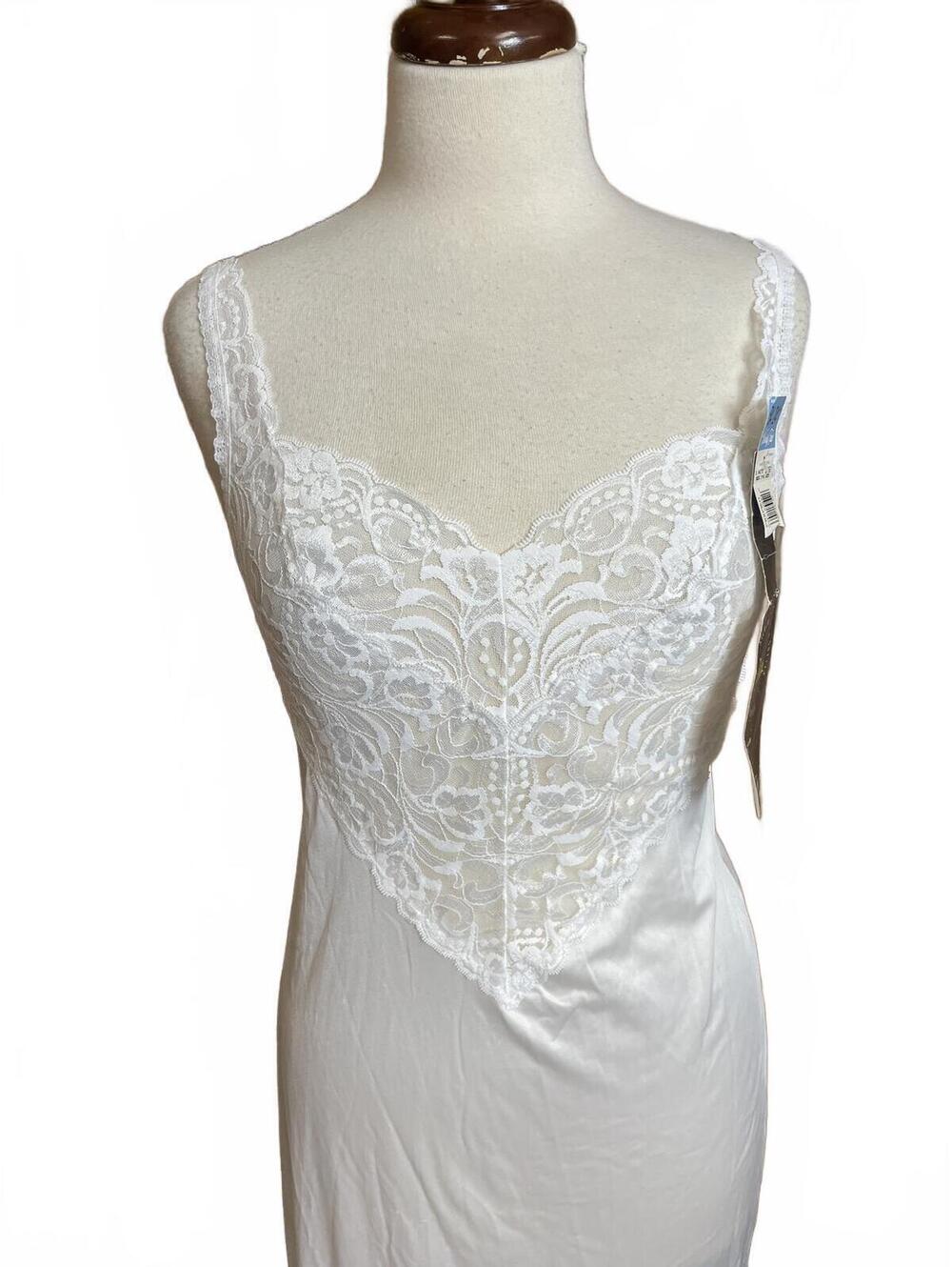 Vanity Fair NWT vintage Lacy full slip medium - Picture 2 of 10